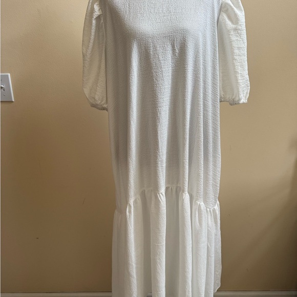Cream Casual Dress with 3/4 Puff Sleeves and Crew Neck - Picture 1 of 7